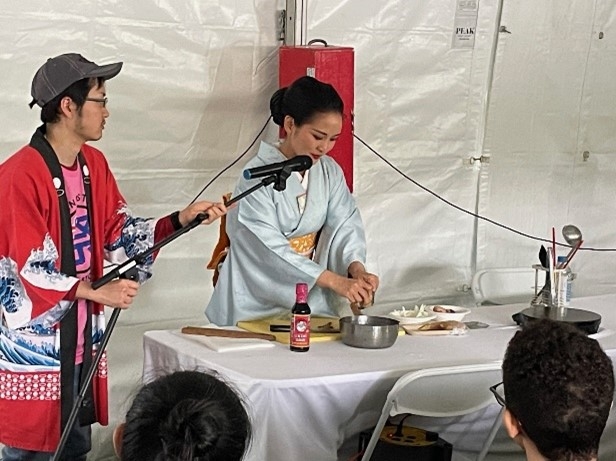 Kimono Mom’s cooking demonstration at the Culture booth