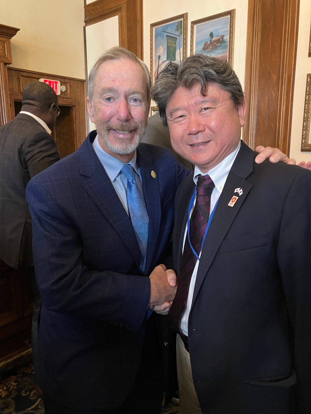 髙橋総領事によるステファン・リンチ連邦下院議員への挨拶