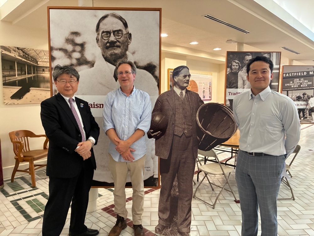 スプリングフィールド大学矢沢教授、YMCA殿堂モンソー氏
